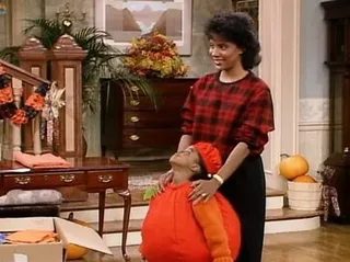 Vanessa hosts a Halloween party while Cliff takes Rudy and her friends out trick-or-treating — The Cosby Show, October 31, 1985, broadcast on Halloween night itself, 1985 — historic image