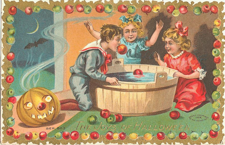 Hallowe'en: children bobbing for apples, Early 1900s — vintage postcard