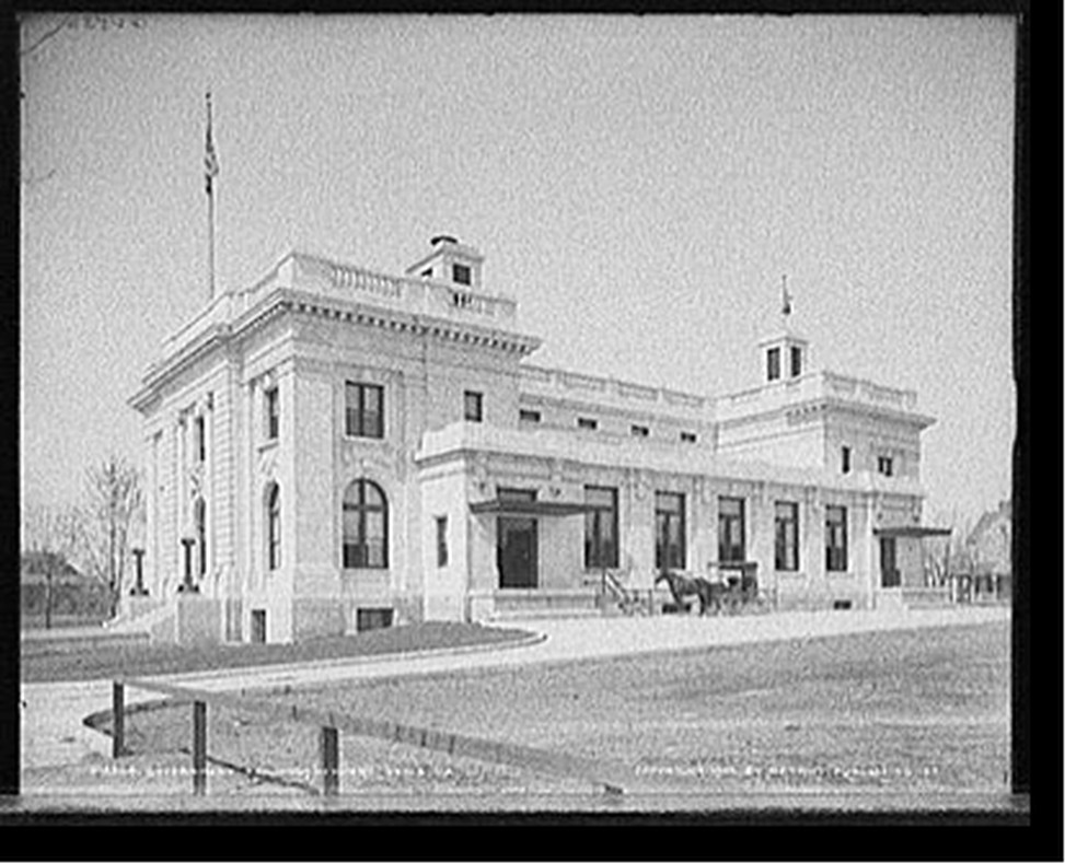 Government building, Newport News, Va., c1905. — historic photograph