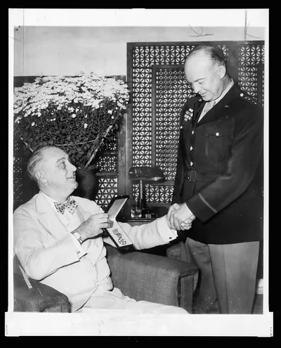 President Roosevelt honors General Eisenhower