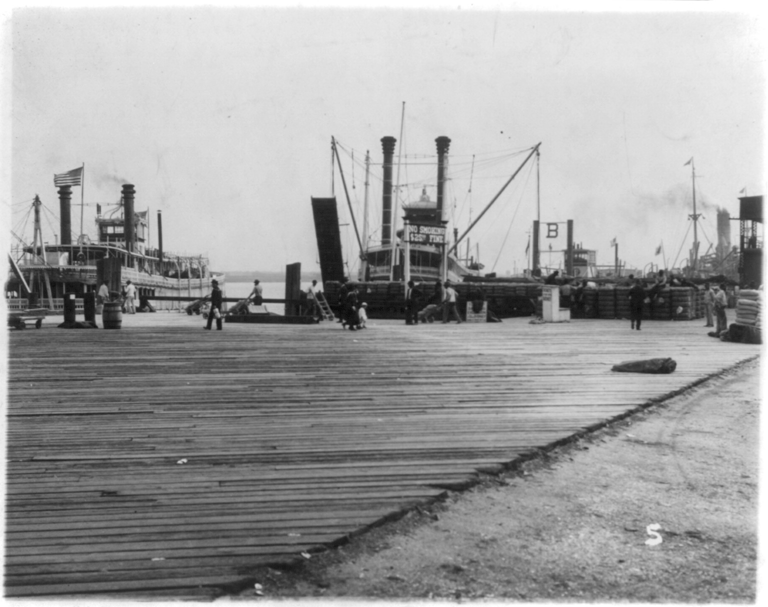 New Orleans levee about 1905, AMERICA in center, [ca. 1905] — historic photograph