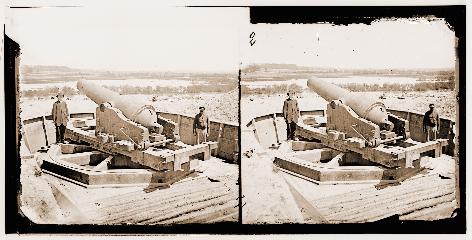 Dutch Gap Canal James River Virginia. Confederate battery on James River above Dutc, 1865 — historic photograph