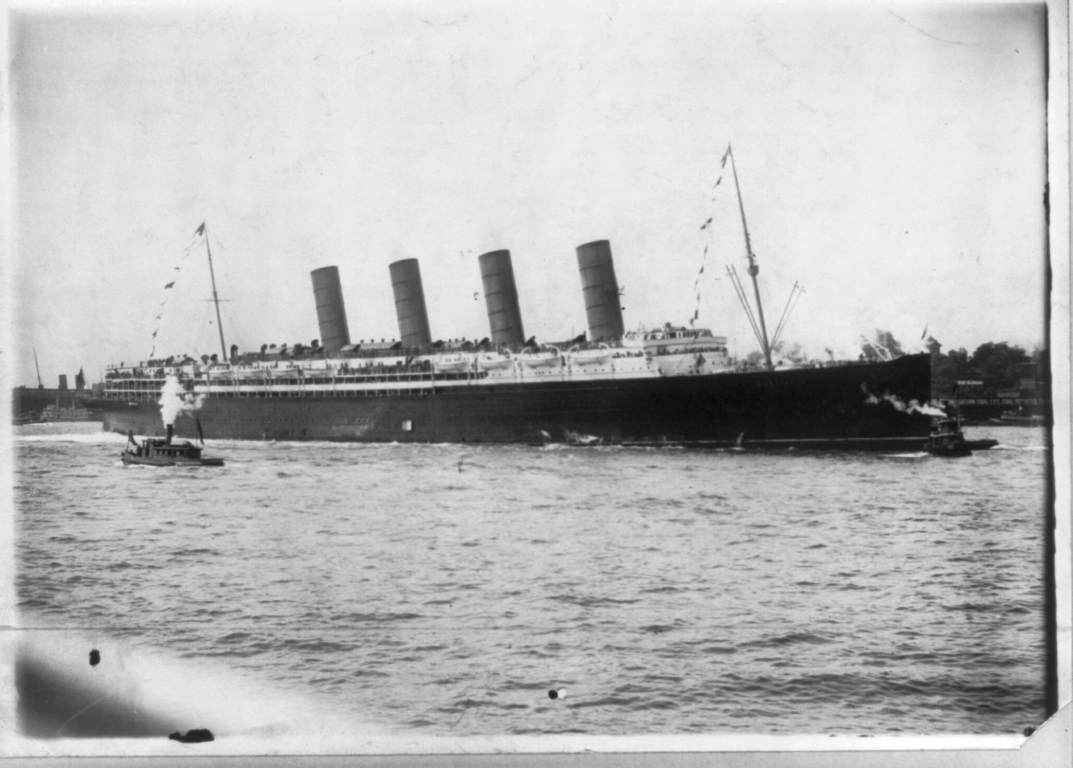 [LUSITANIA, 1907-1914, New York City: arriving in NYC, maiden voyage, 13 Sept. 1907], 1907 Sept. 13. — historic photograph
