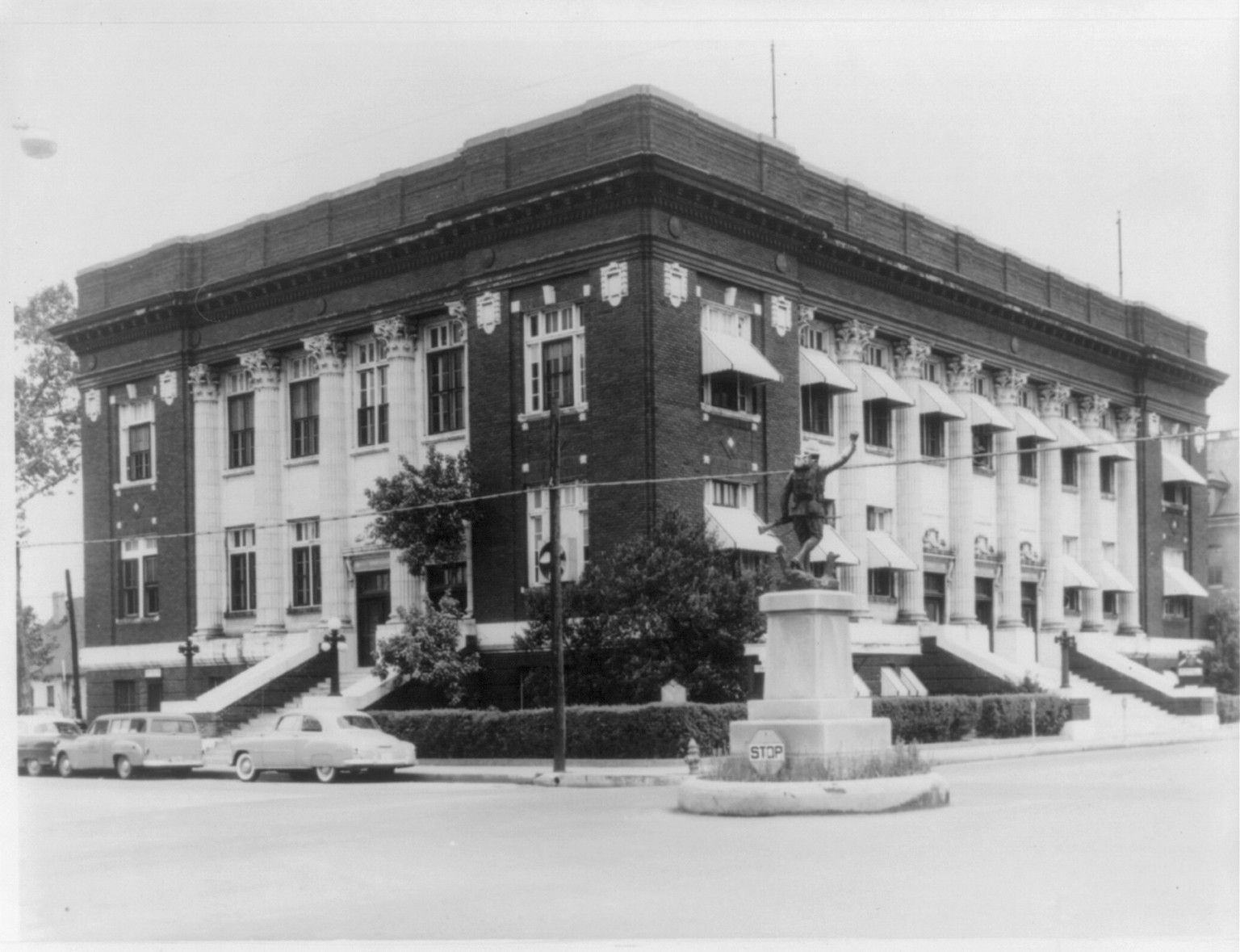 [Arkansas courthouse]: Phillips County courthouse, erected in 1914 on southeast corner of Perry and Cherry Streets, Helena, Arkansas, [no date recorded on caption card] — historic photograph