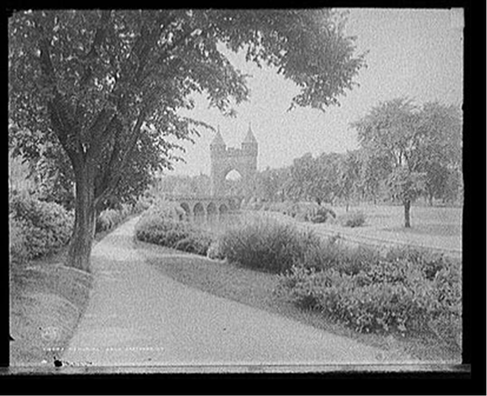 Memorial Arch, Hartford, Ct., c1905. — historic photograph