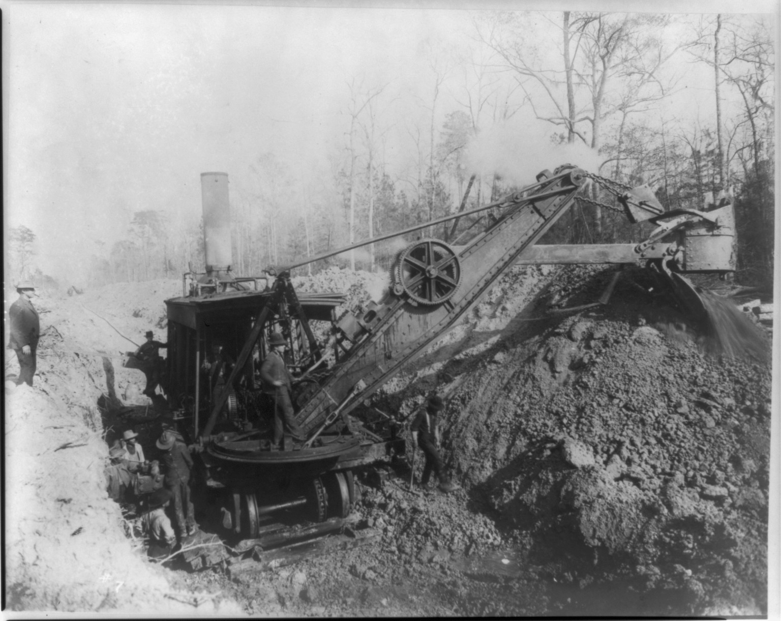 [Steam shovel digging trench, near Dallas] — historic photograph