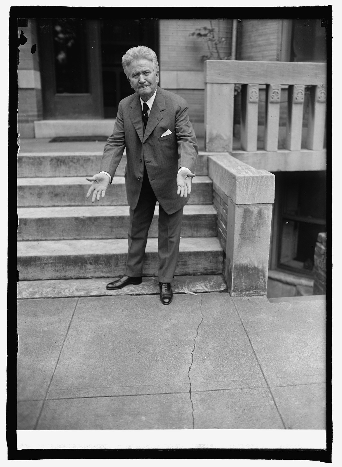 Robt. M. La Follette, 7/5/24, [19]24 July 5. — historic photograph