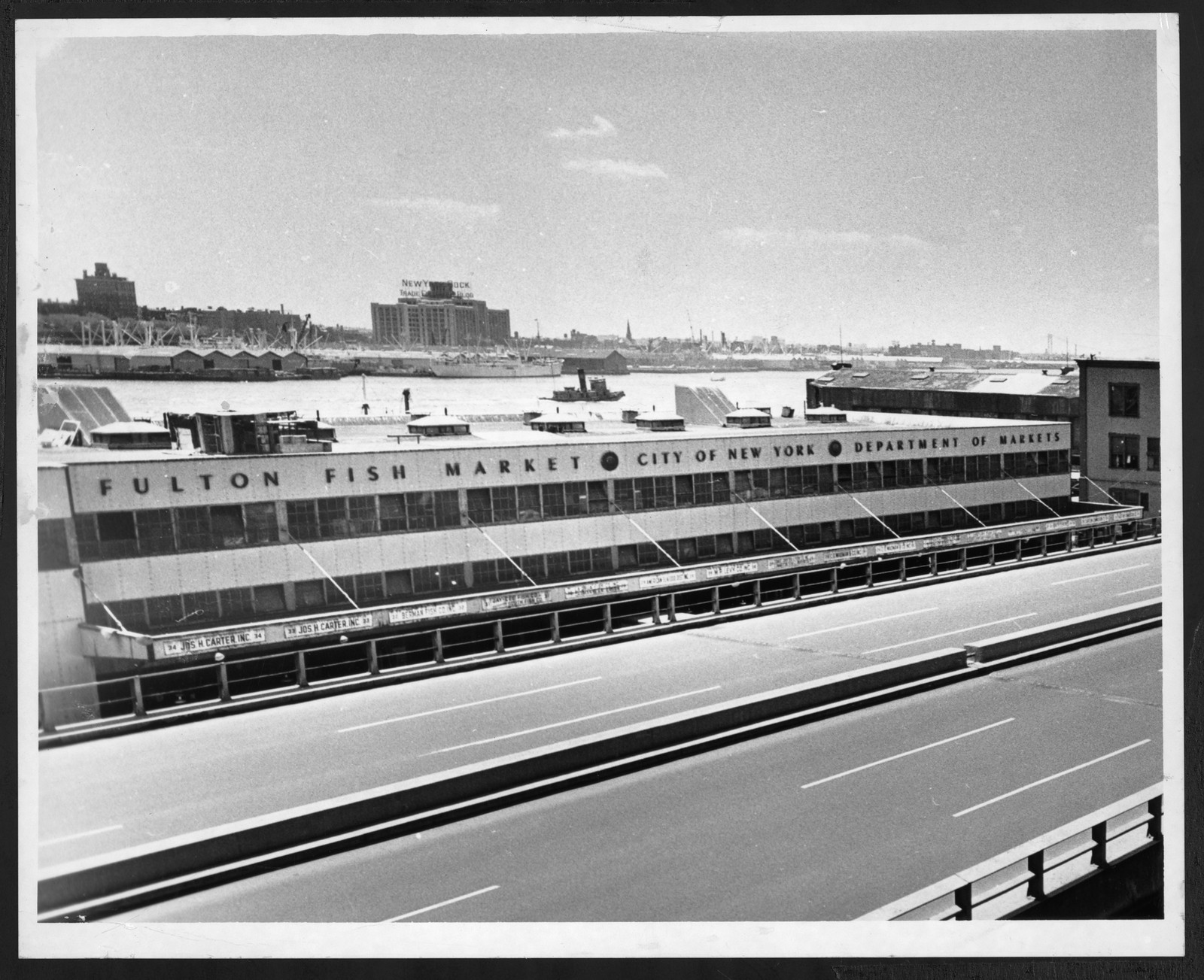 Fulton Fish Market, City of New York Department of Markets — historic image