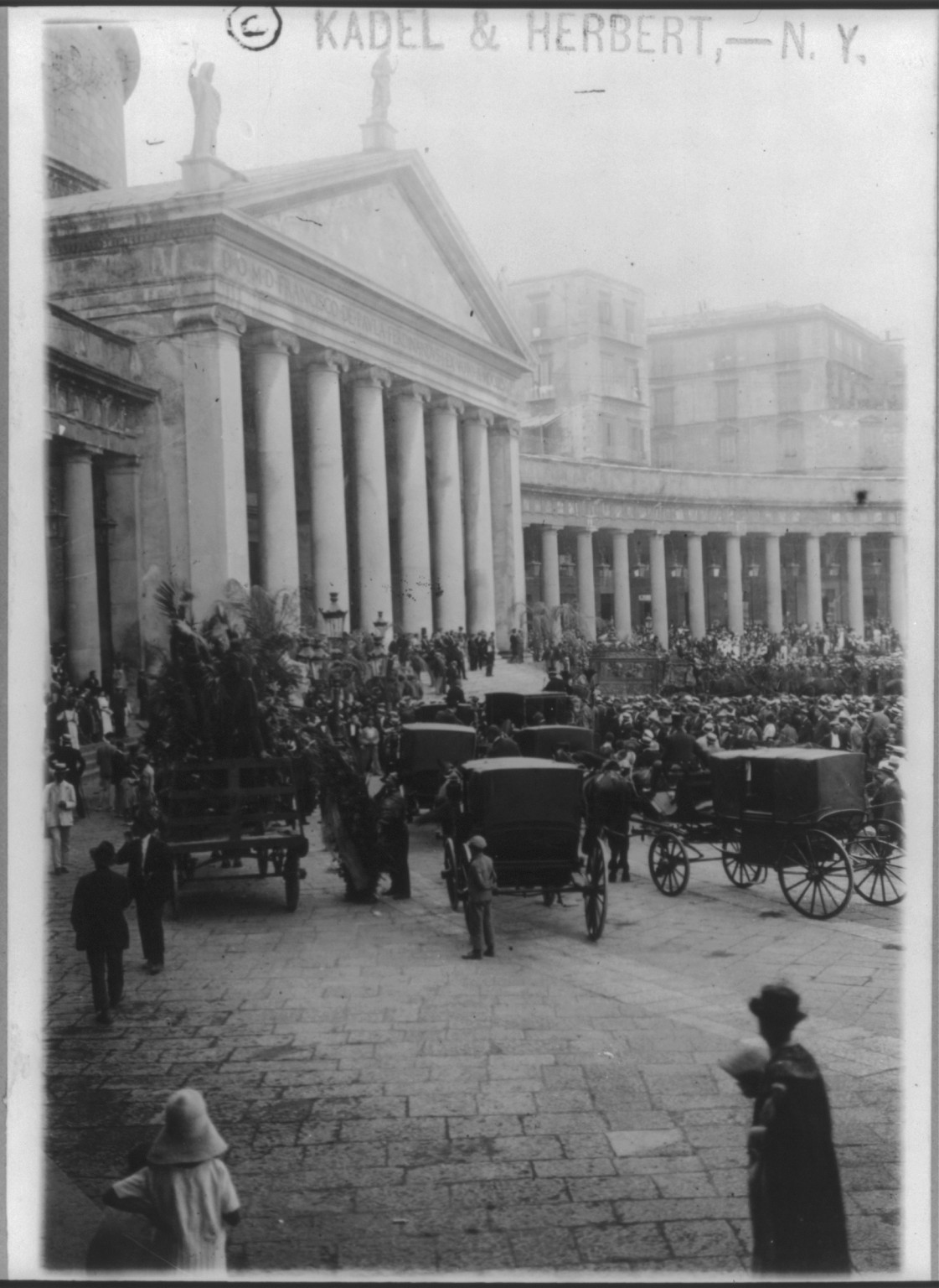 [Enrico Caruso, 1873-1921, funeral at Church San Francisco de Paulo in Naples], c1921 August 19. — historic photograph