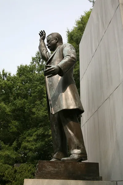 Theodore Roosevelt Island cliff1066