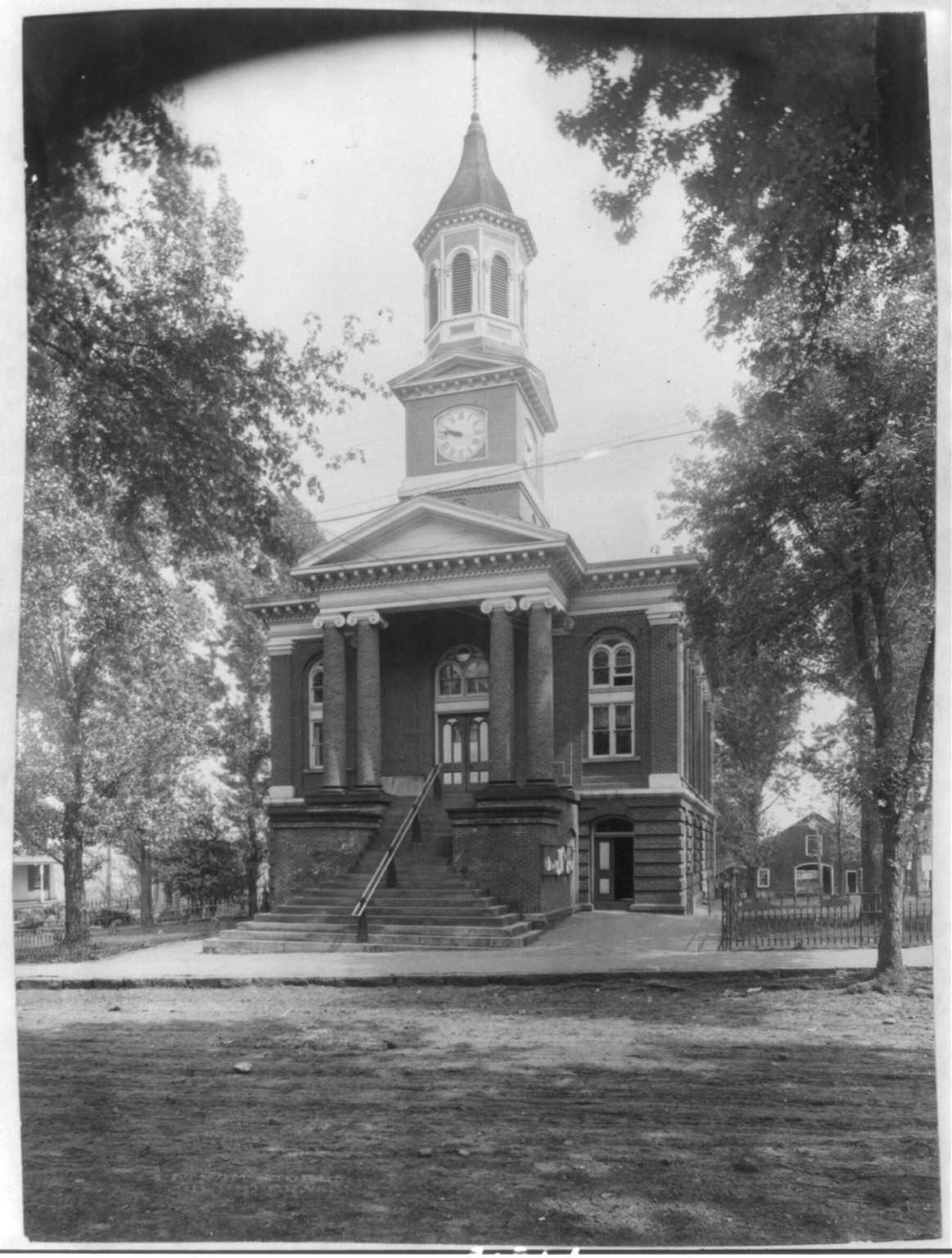 [Culpeper County] Court House, Culpeper, Va., [no date recorded on caption card] — historic photograph