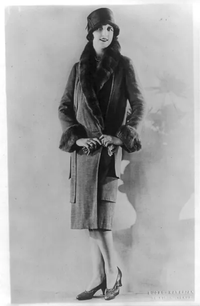 [Women modeling clothing]