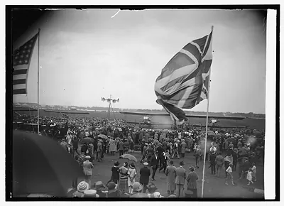 Arrival of round the world flyers at Bowling [i.e., Bolling] Field, [Washington, D.C., 9