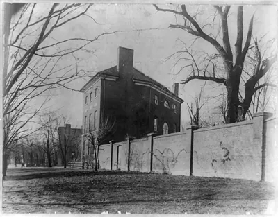 Octagon House, exterior view with wall, 1913