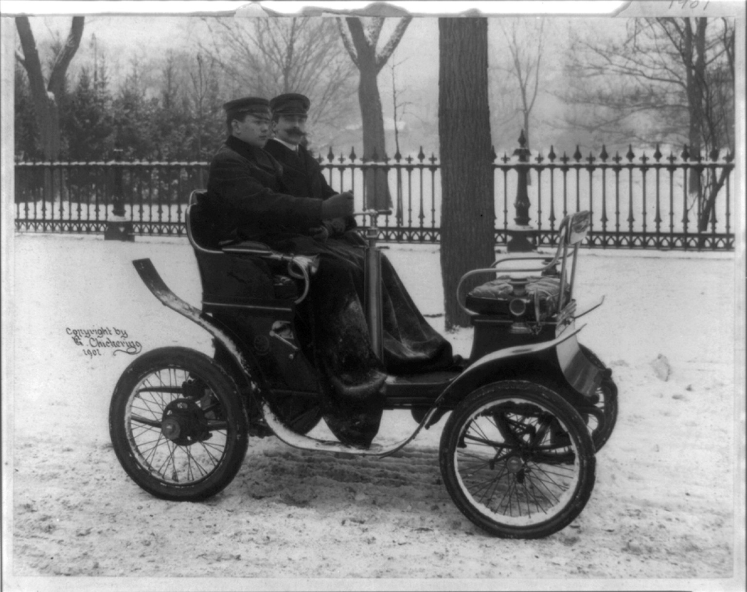 De Dion motor carriage #2, c1901. — historic photograph