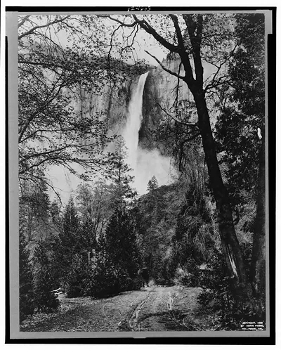 California, Yosemite Valley, Bridal Veil Falls, Wawona Trail