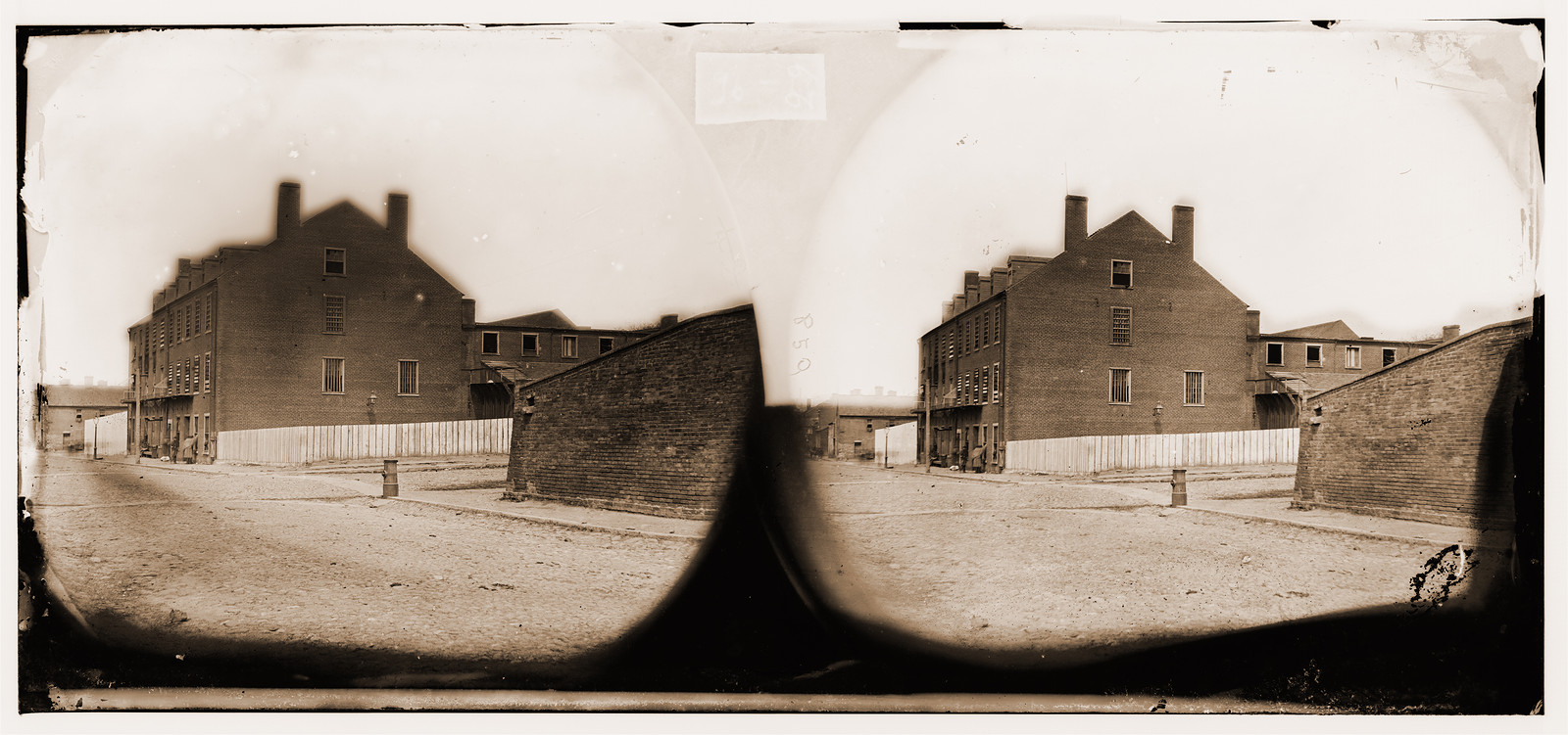 Richmond Virginia. CASTLE THUNDER. Warehouse used as a prison, 1865 — historic photograph