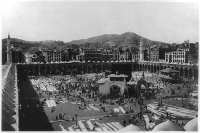 Mekka. Ansicht der heiligen Moschee vom Ostminaret. Im Vordergrund das Zemezemhaus, dahinter die Ka'ba