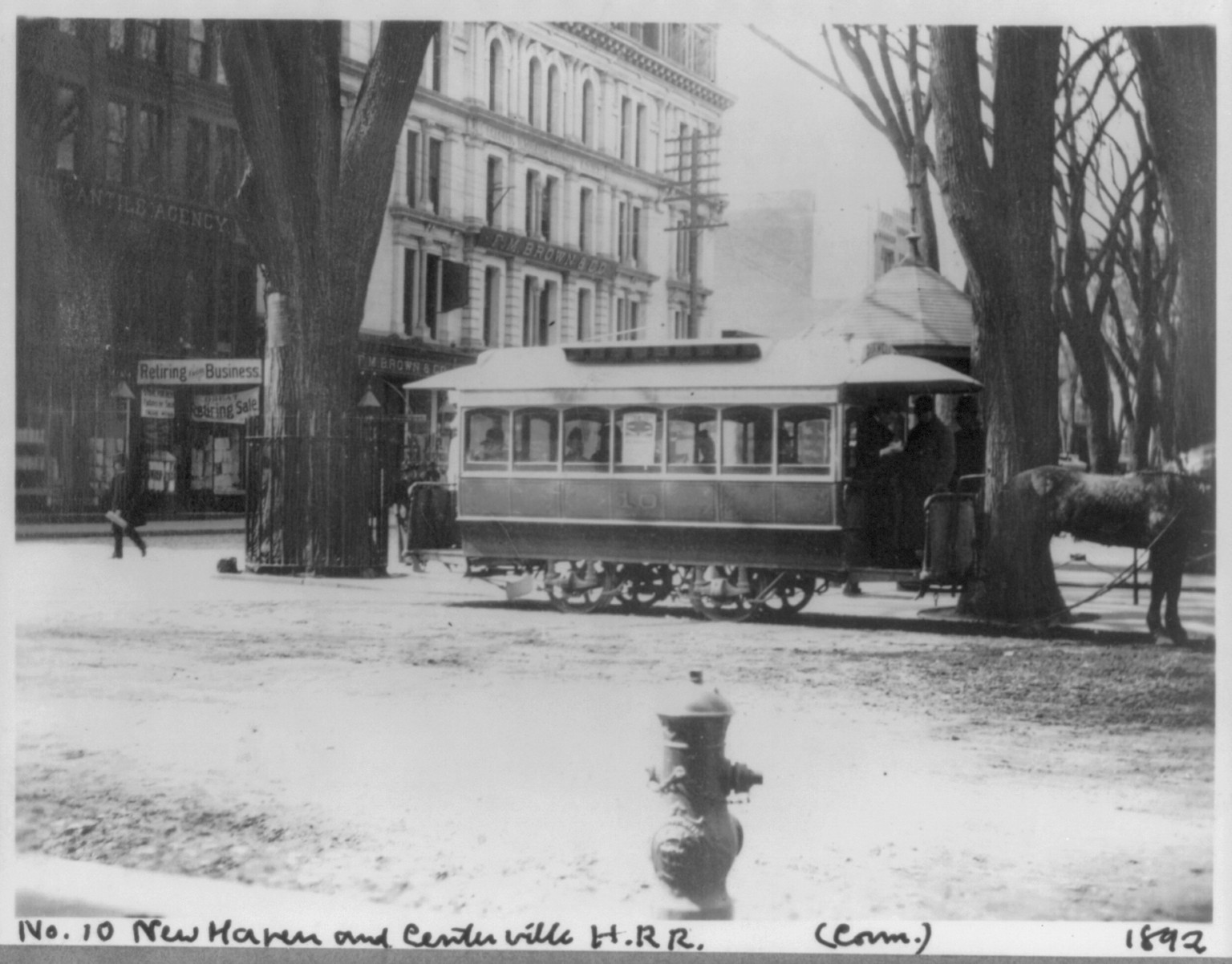 [Conn. - New Haven - horse-drawn street railway cars of New Haven & Centerville H.R.R.: car no. 10 by F.M. Brown & Co.] — historic photograph