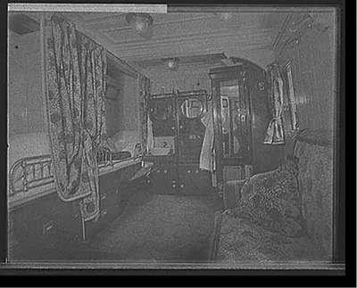 [Interior of S.S. Prinzessin Victoria Luise, a stateroom]