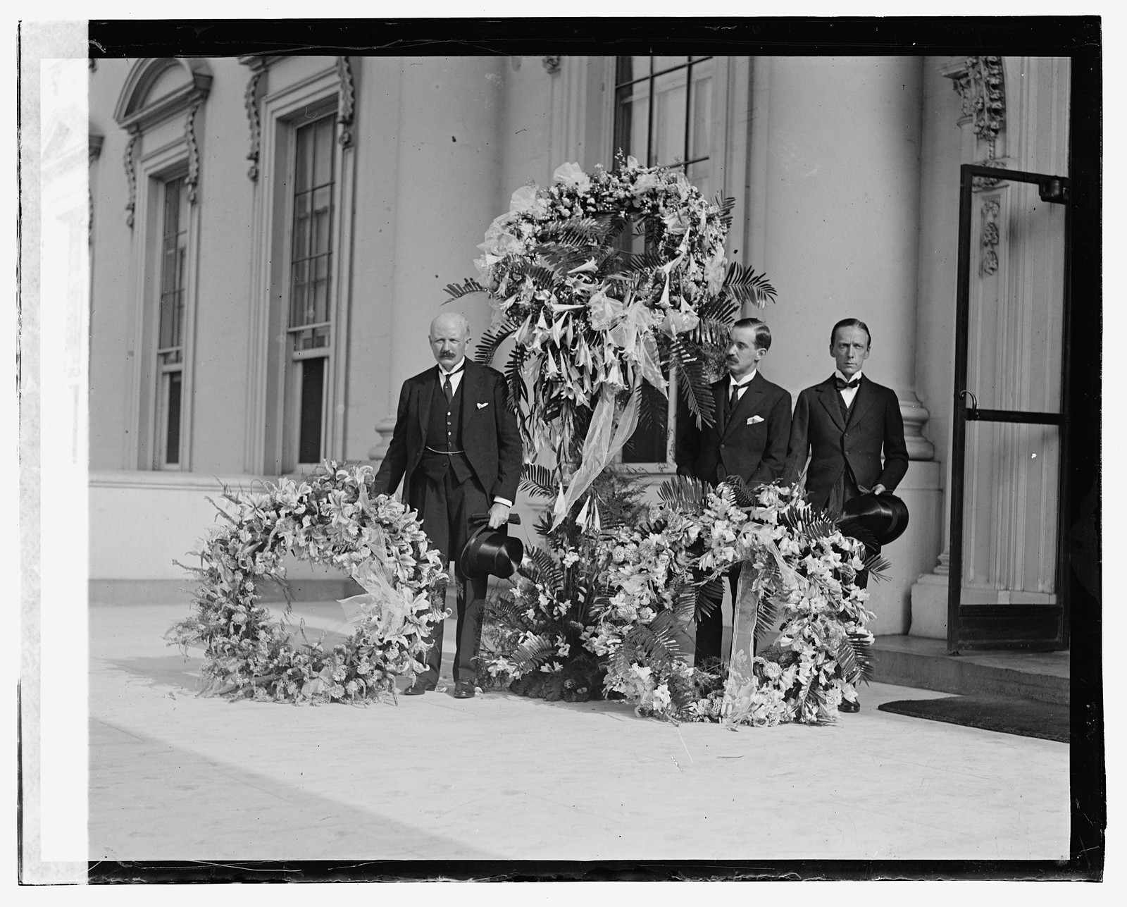 British wreaths, [1923] — historic photograph
