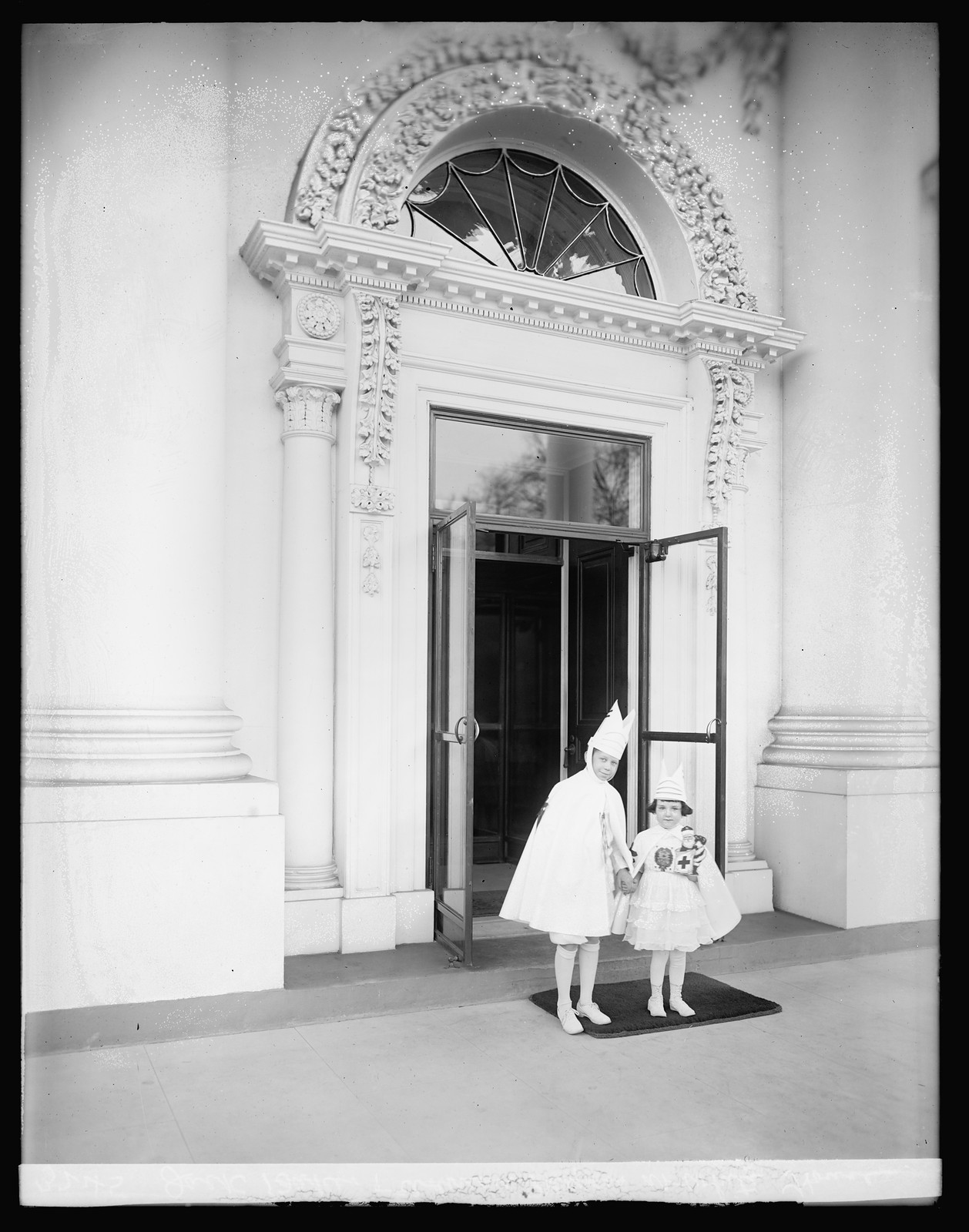 Jack Baker & Adrian Myers at White House, [Washington, D.C.], [between 1909 and 1940] — historic photograph