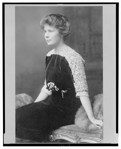 [Ethel Roosevelt, three-quarter length studio portrait, seated, facing left]