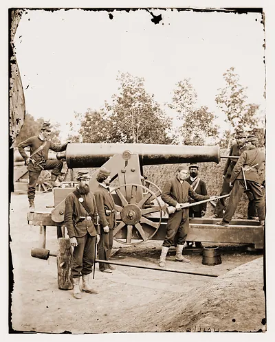 Arlington Virginia. Big gun at Fort Woodbury