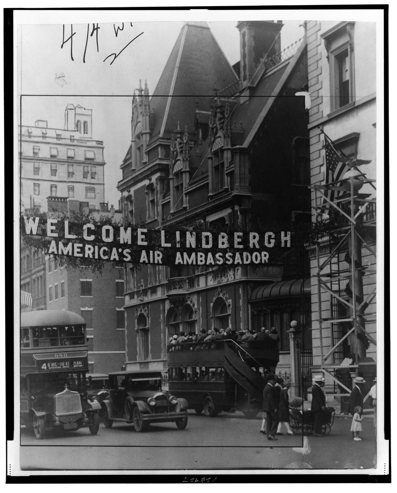 Welcome sign at 59th & 5th Ave. [New York City], 1927 — historic photograph