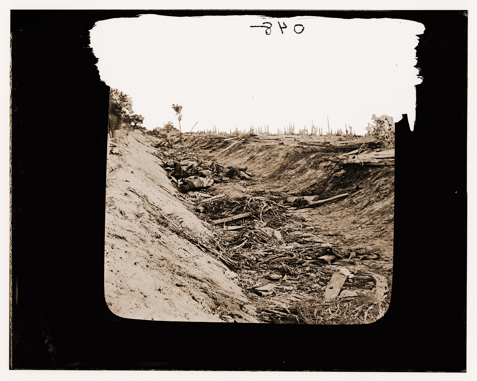 Antietam Maryland. Confederate dead in a ditch on the right wing, 1862 — historic photograph