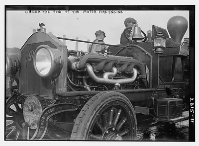 Under the hood - motor fire engine