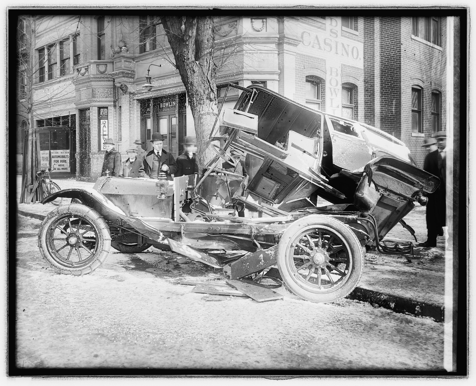 Auto wreck 14 & T, [Washington, D.C.], 2/4/16, [19]16 February 4. — historic photograph