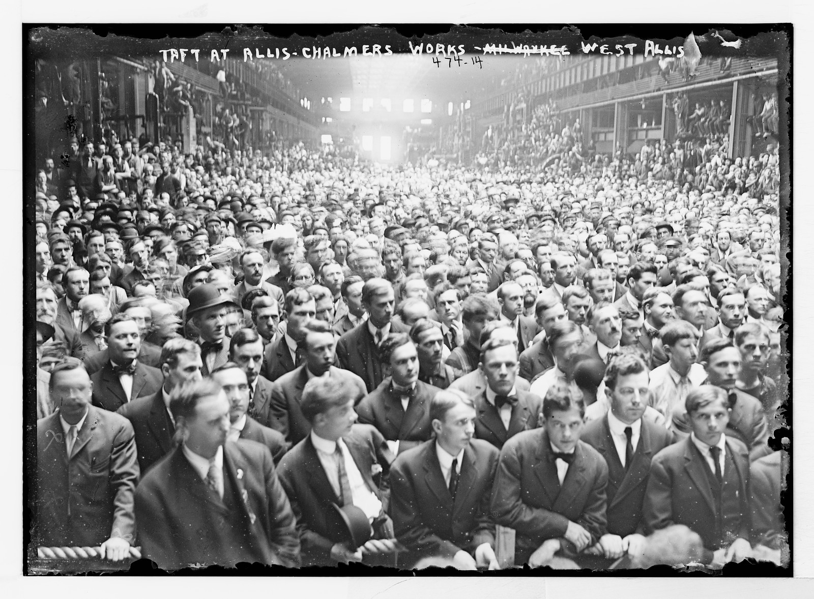 Crowd for Taft at Allis-Chalmers Works, West Allis, 1908 — historic photograph