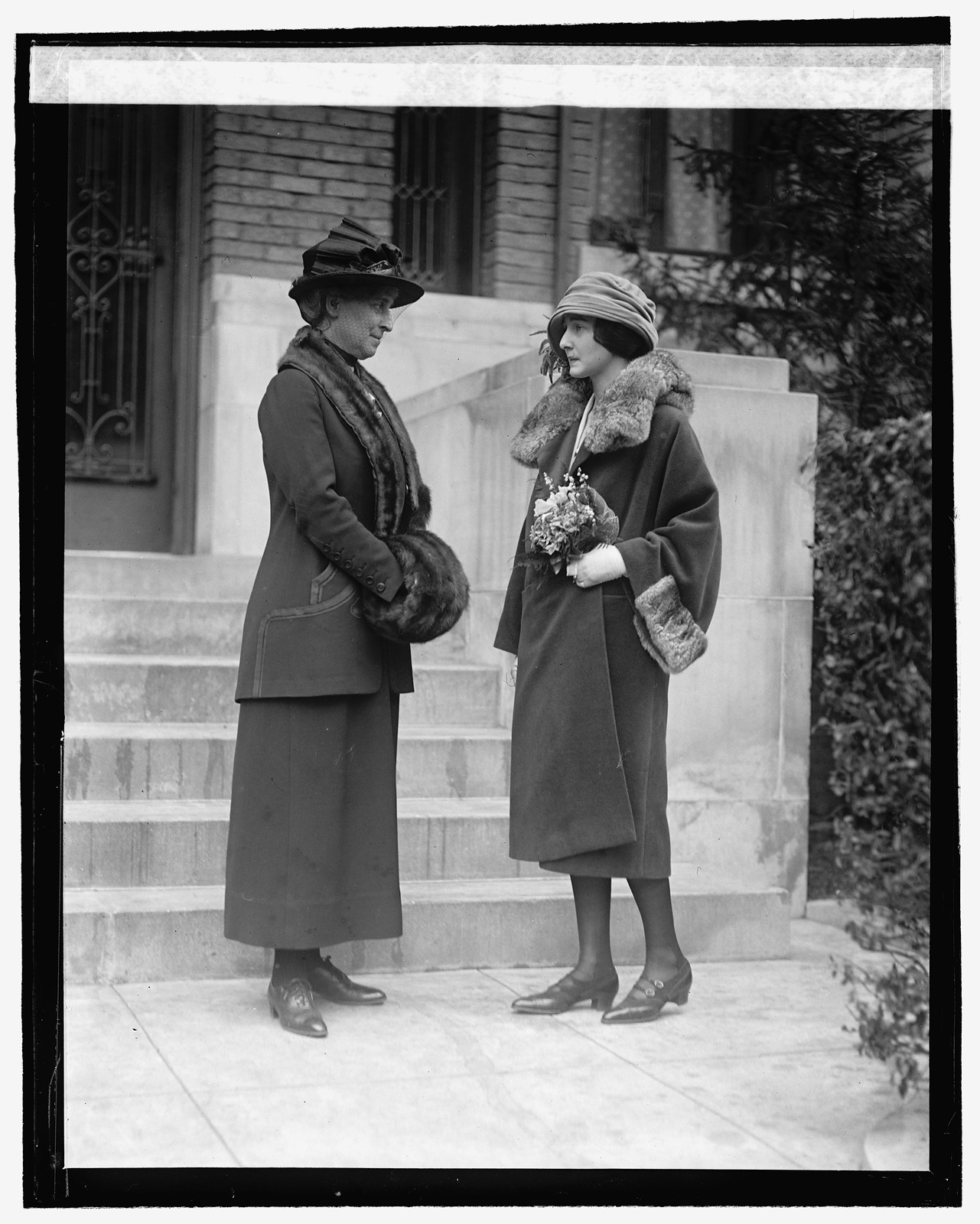 Mrs. Hugh S. Cumming & Miss Diana Cumming, 2/14/22, [19]22 February 14. — historic photograph