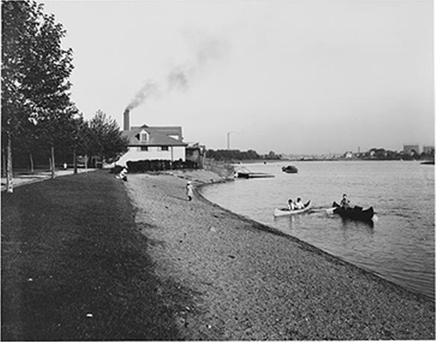Charles River and Cambridge Boat Club, Cambridge, Mass., [between 1910 and 1920] — historic photograph
