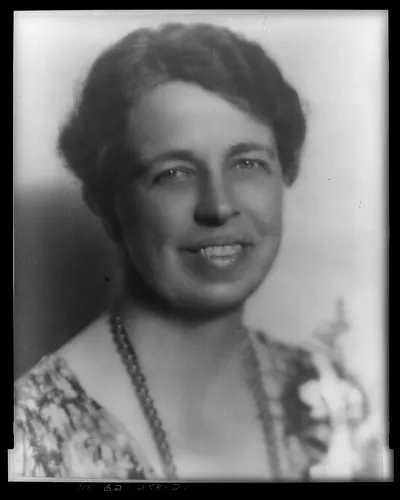 [Mrs. Franklin Delano Roosevelt, head-and-shoulders portrait, facing slightly right]