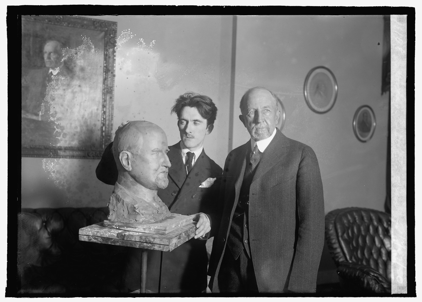 Speaker Gillette & bust, 12/27/20, [19]20 December 27. — historic photograph
