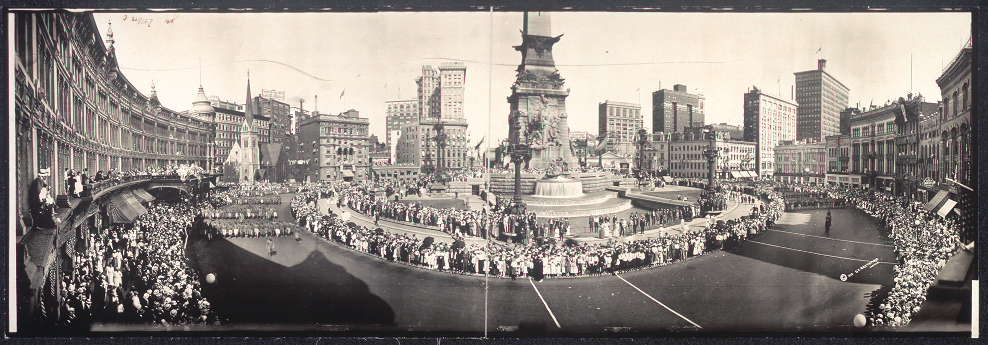 IN Soldiers parade Indianapolis 1918 PHOTO, 1918 — historic image