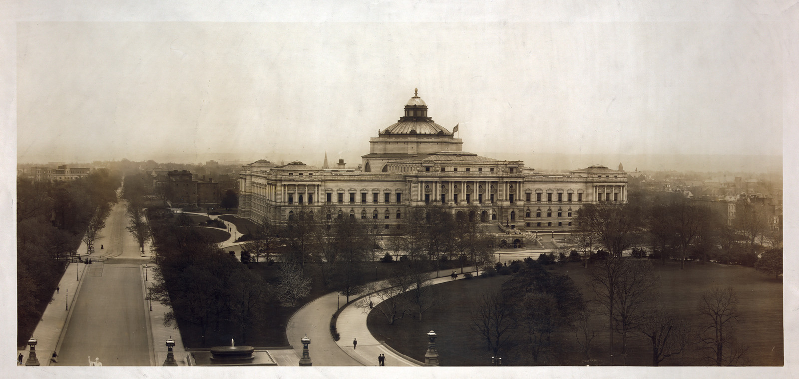 Library of Congress Library at Washington, D.C. Brehm, F. W. 1 (photographic print, gelatin silver, 15 x 33 in.), c. 1906 — historic photograph