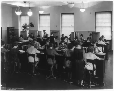 [Women switchboard operators working in telephone company, Washington, D.C.]