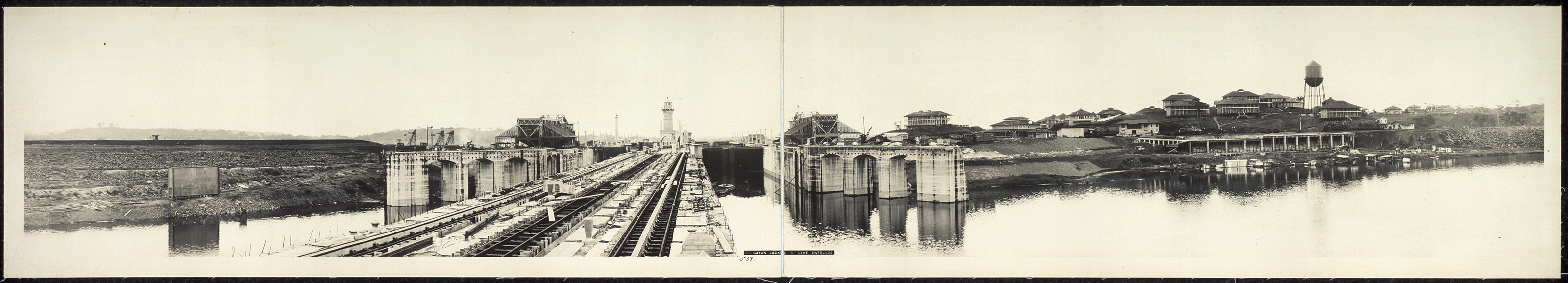 Panoramic view of Gatun Locks, Panama Canal, 1913 — historic image