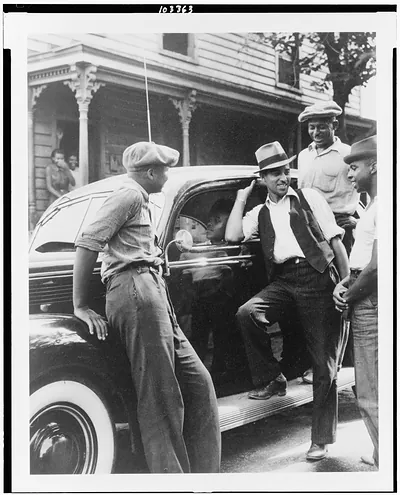 New car, South Richmond, Virginia, August, 1938 / Robert H. McNeill.