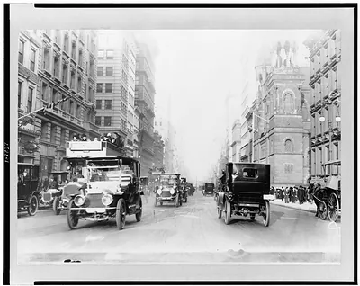 [New York City street scenes - 5th Avenue]