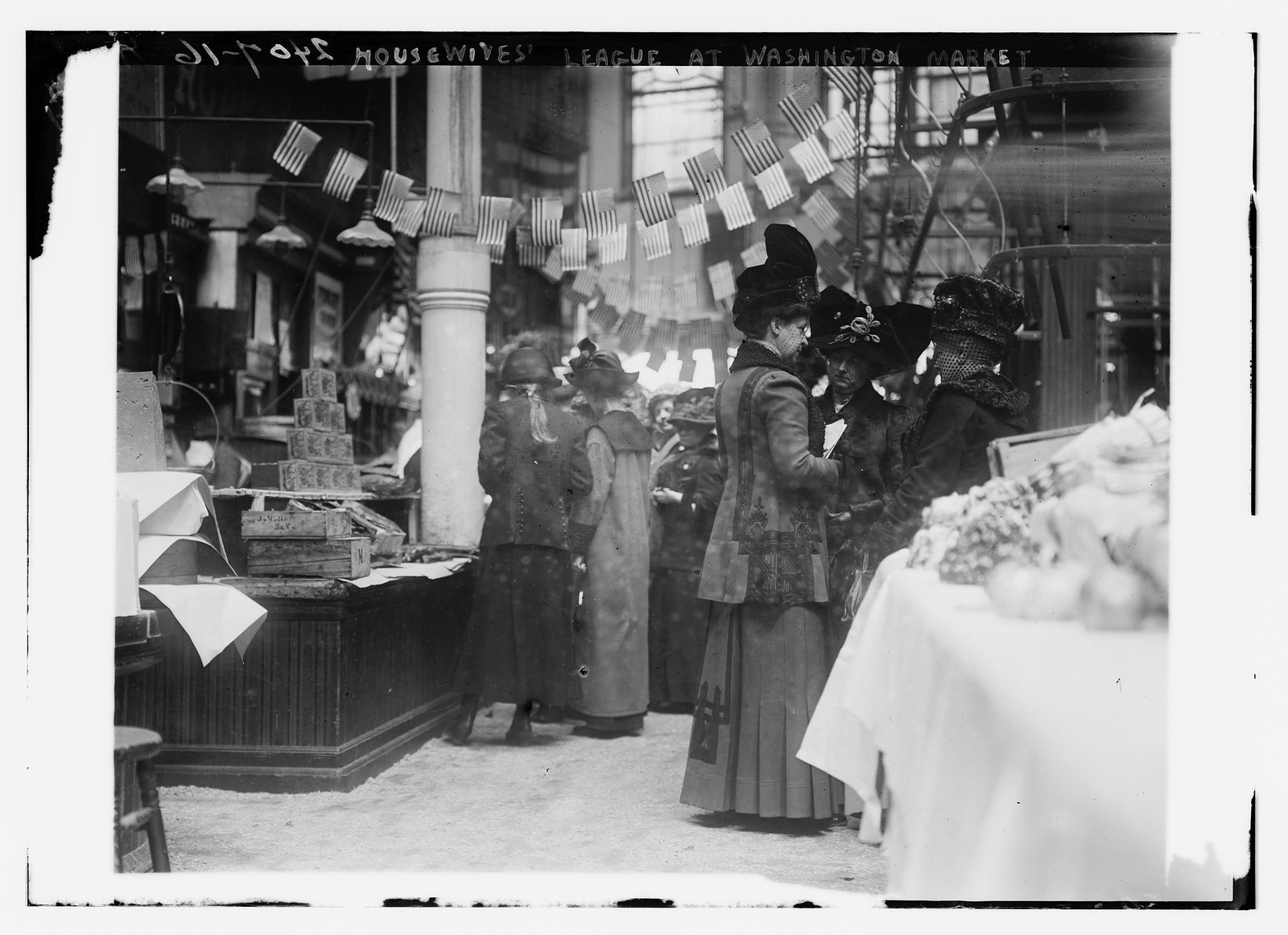 Housewives league at Wash. Market, n/a — historic photograph