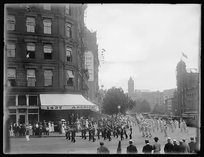 [Preparedness parade, Pennsylvania Ave., Washington, D.C., 1916]
