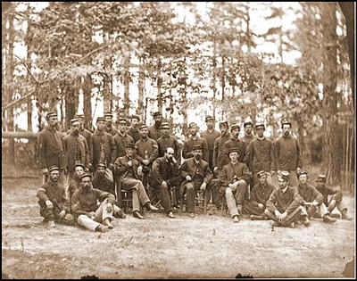 Petersburg Va. Commissioned and noncommissioned officers of Cos. C and D 1st Massac