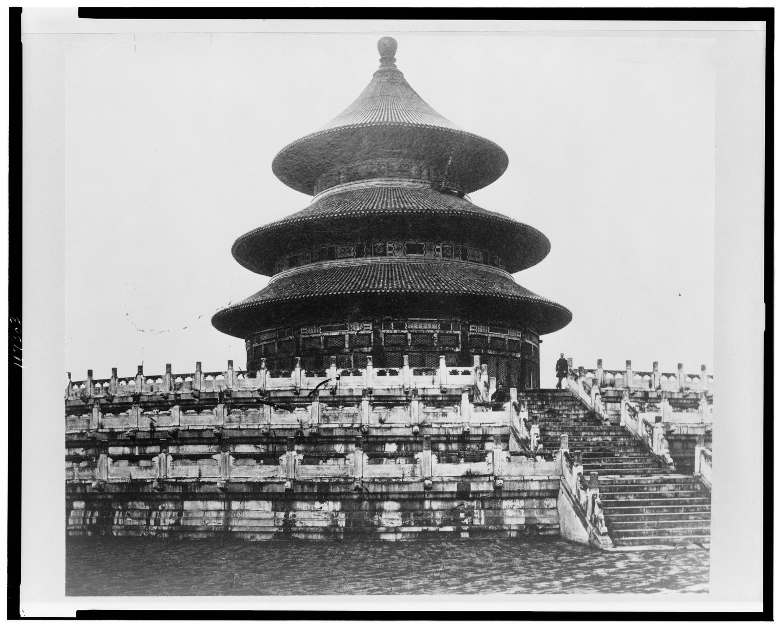 [Temple of Heaven, Peking, China], [between ca. 1880 and 1923] — historic photograph