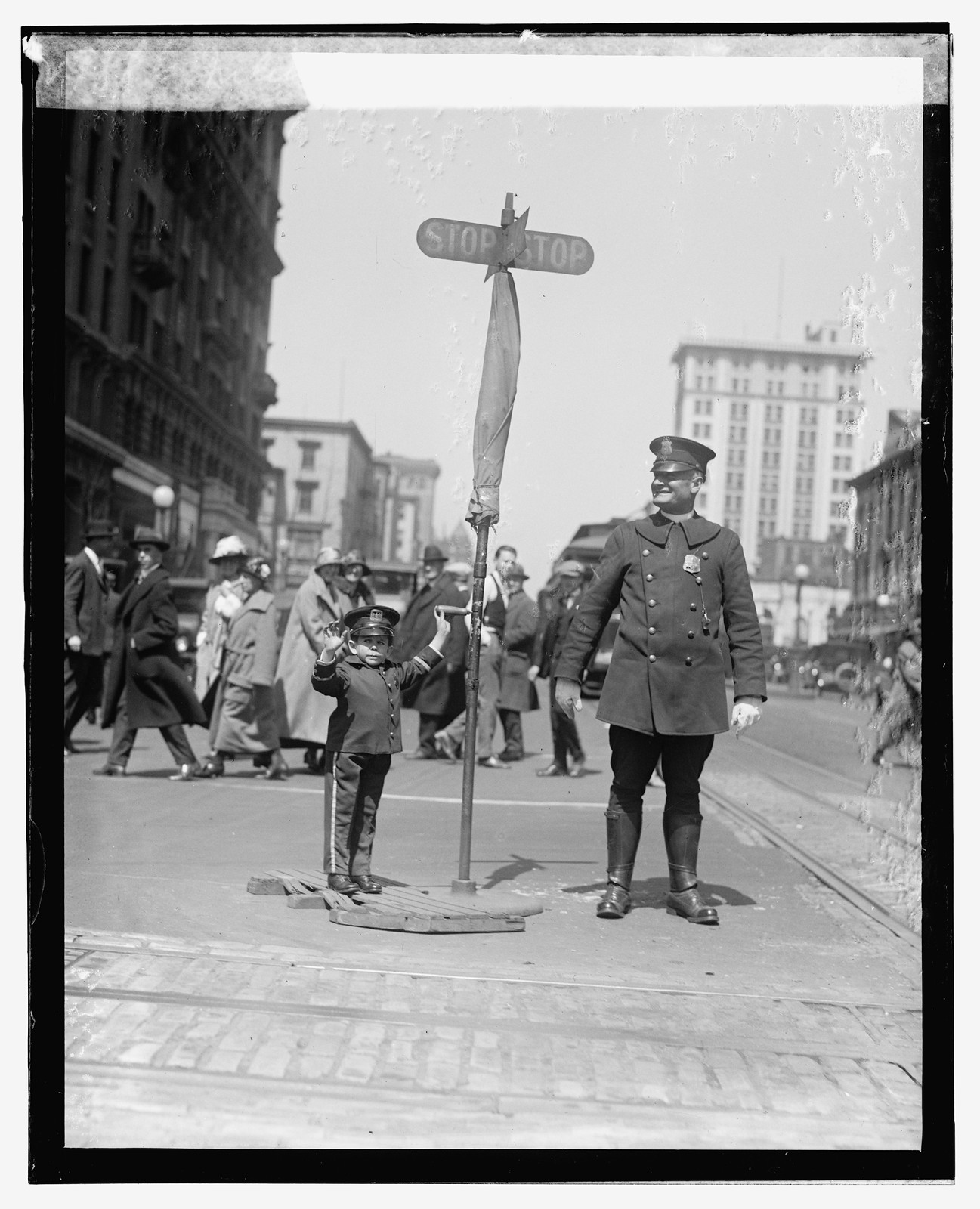 Julius Daranyi, midget traffic cop, 6/8/24, [19]24 June 8. — historic photograph