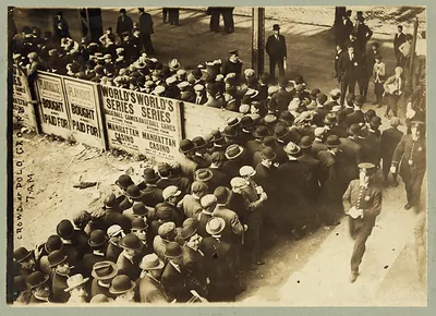 N.Y. fans at 7:00 A.M. outside the Polo Grounds