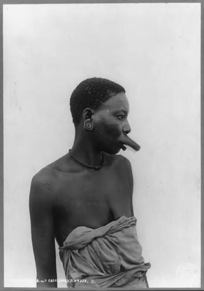 Makonki woman, Mikindani, Tanganyika
